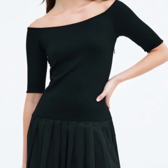 Chic Off-Shoulder Black Midi Dress - Picture 4 of 4